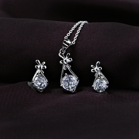 Silver bloom cubic zirconia set with link chain